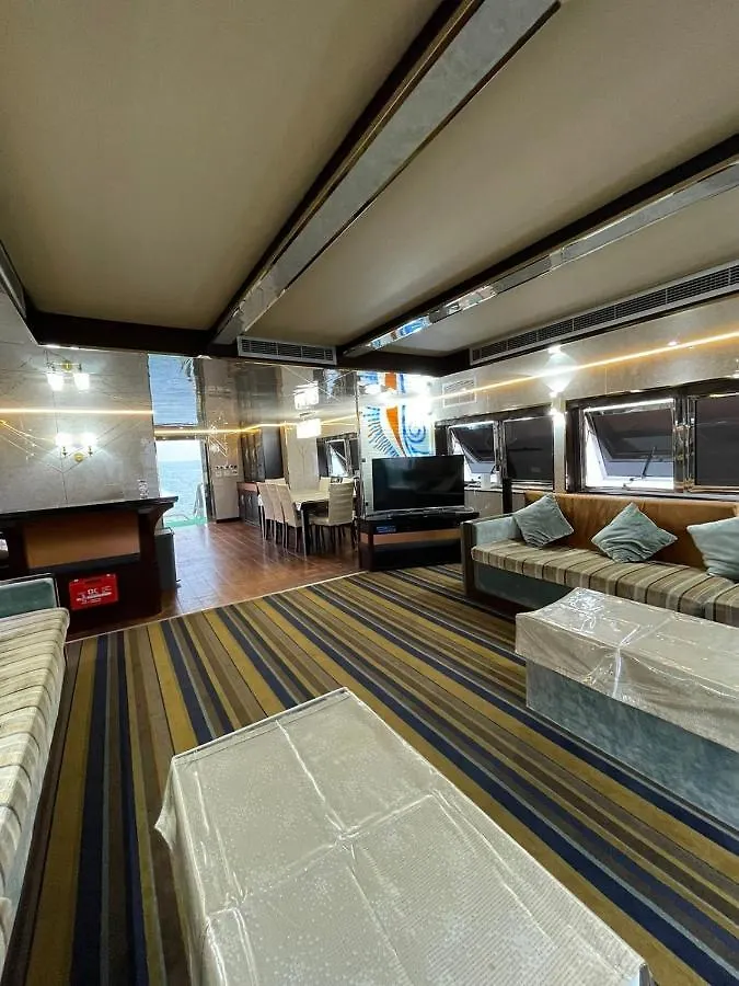 Apartment See Villa House Boat Abu Dhabi