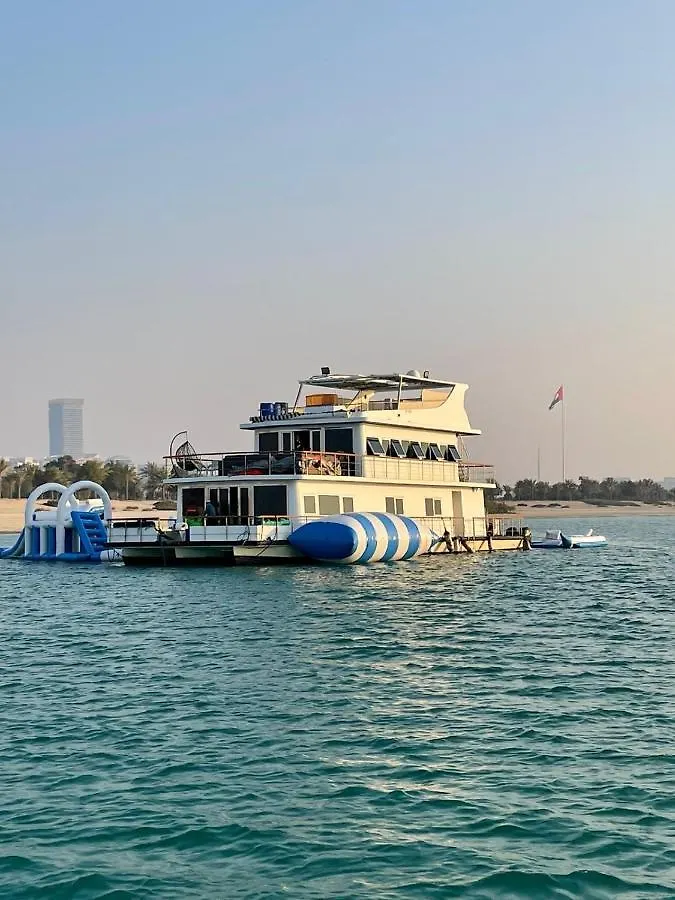 See Villa House Boat Abu Dhabi United Arab Emirates