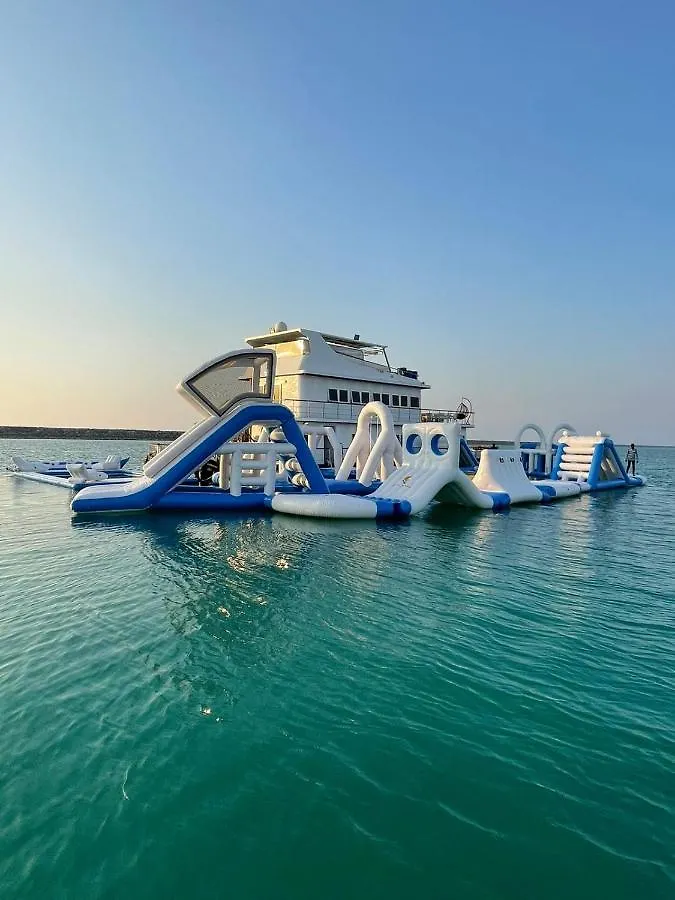 See Villa House Boat Abu Dhabi